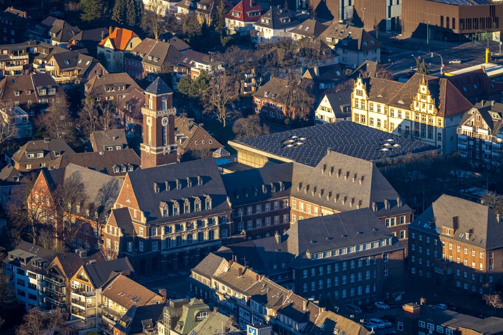 Luftbild Bottrop - Gebäude der Stadtverwaltung - Rathaus in Bottrop im Bundesland Nordrhein-Westfalen, Deutschland