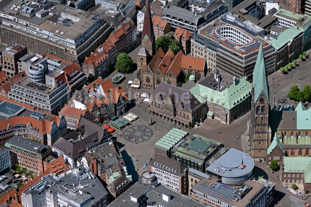 Luftbild Bremen - Gebäude der Stadtverwaltung - Rathaus am Platz Domshof in der Altstadt von Bremen