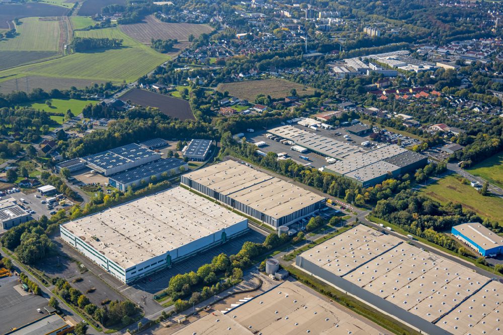 Unna aus der Vogelperspektive: Gebäudekomplex und Logistikzentrum auf dem Gelände der DHL Solutions GmbH in Unna im Bundesland Nordrhein-Westfalen, Deutschland