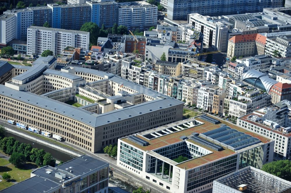 Luftbild Berlin - Gebäudekomplex des Ministeriums Auswärtiges Amt auch Außenministerium im Ortsteil Mitte in Berlin