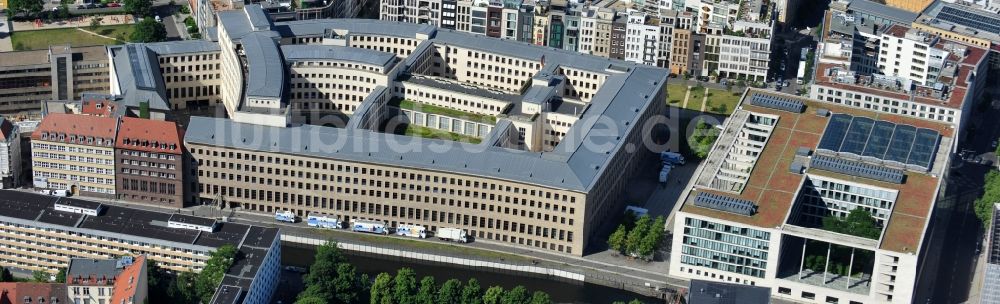 Berlin aus der Vogelperspektive: Gebäudekomplex des Ministeriums Auswärtiges Amt auch Außenministerium im Ortsteil Mitte in Berlin
