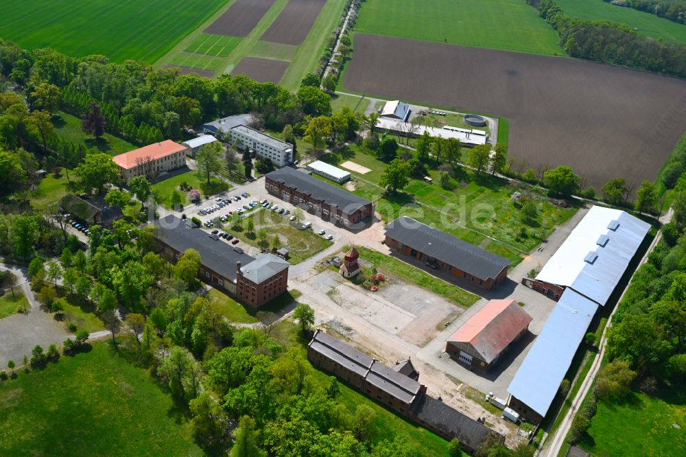 Luftbild Iden - Gebäudekomplex des Weiterbildungs- und Bildungszentrums Landesanstalt für Landwirtschaft und Gartenbau in Iden im Bundesland Sachsen-Anhalt, Deutschland