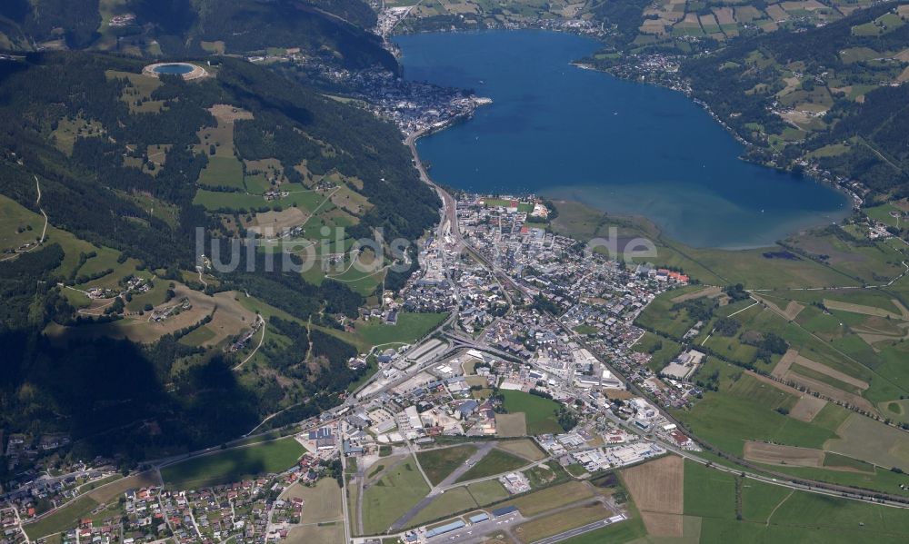 Luftaufnahme Zell am See - Gebirgspass der Alpenlandschaft in Zell am See in Österreich