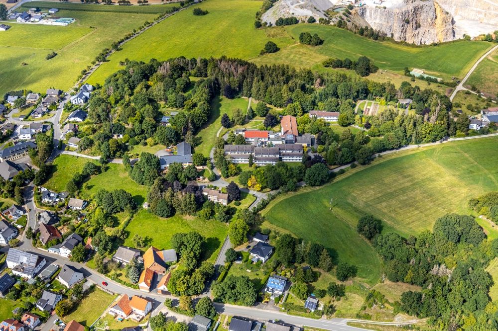 Luftbild Brilon - Gebäude des Altersheim - Seniorenresidenz in Brilon im Bundesland Nordrhein-Westfalen, Deutschland