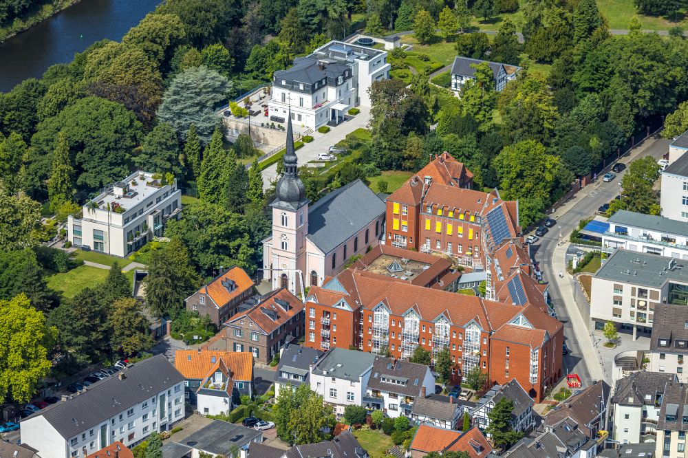 Luftaufnahme Essen - Gebäude des Altersheim - Seniorenresidenz der St. Josefshaus Kettwig in Essen im Bundesland Nordrhein-Westfalen, Deutschland