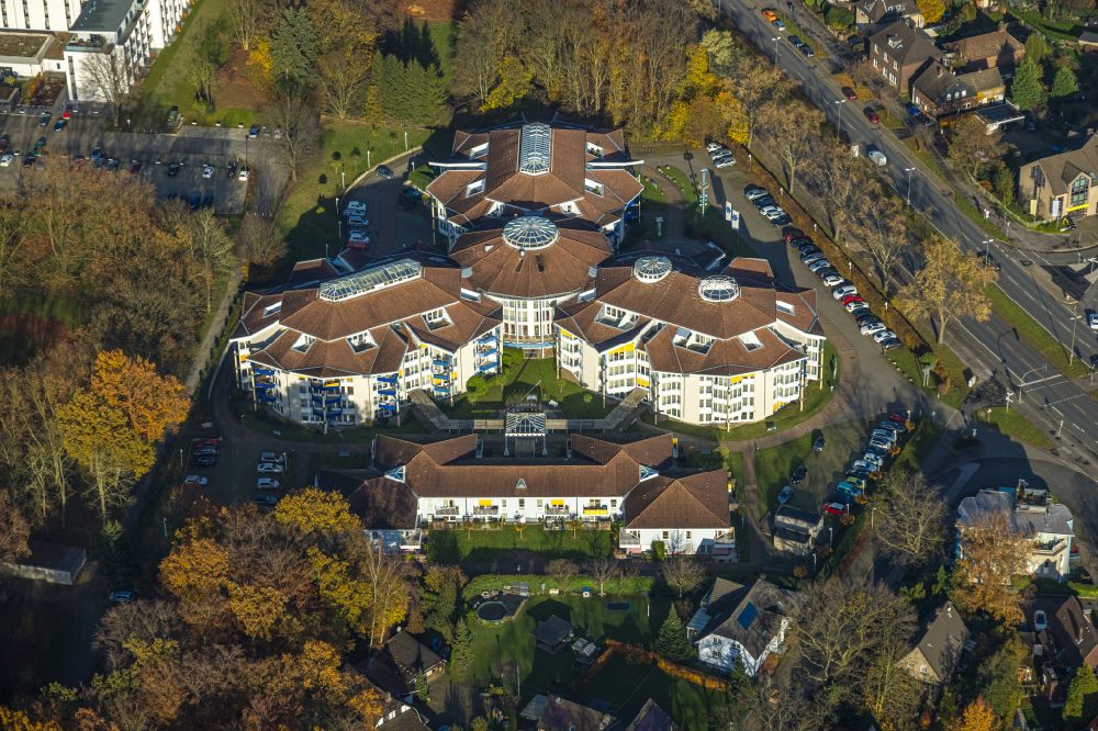 Bottrop aus der Vogelperspektive: Gebäude des Altersheim - Seniorenresidenz der KWA in Bottrop im Bundesland Nordrhein-Westfalen