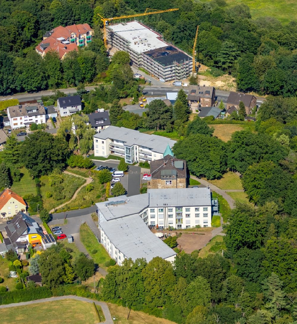 Luftbild Witten - Gebäude des Altersheim - Seniorenresidenz Lutherhaus in Witten im Bundesland Nordrhein-Westfalen, Deutschland