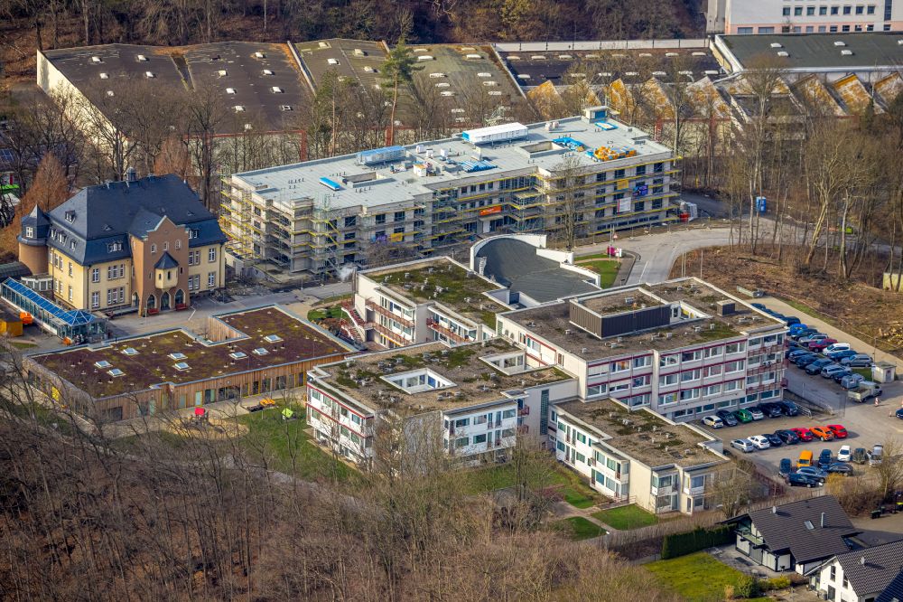 Fröndenberg/Ruhr von oben - Gebäude des Altersheim - Seniorenresidenz Schmallenbach-Haus in Fröndenberg/Ruhr im Bundesland Nordrhein-Westfalen, Deutschland