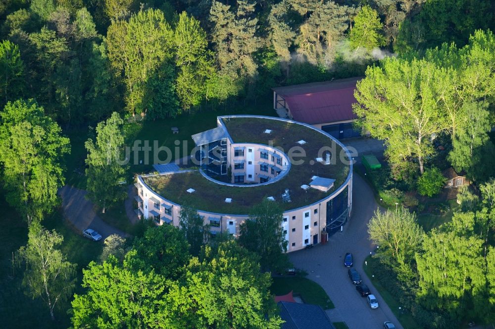 Luftbild Panketal - Gebäude des Altersheim - Seniorenresidenz an der Schönerlinder Straße in Panketal im Bundesland Brandenburg, Deutschland
