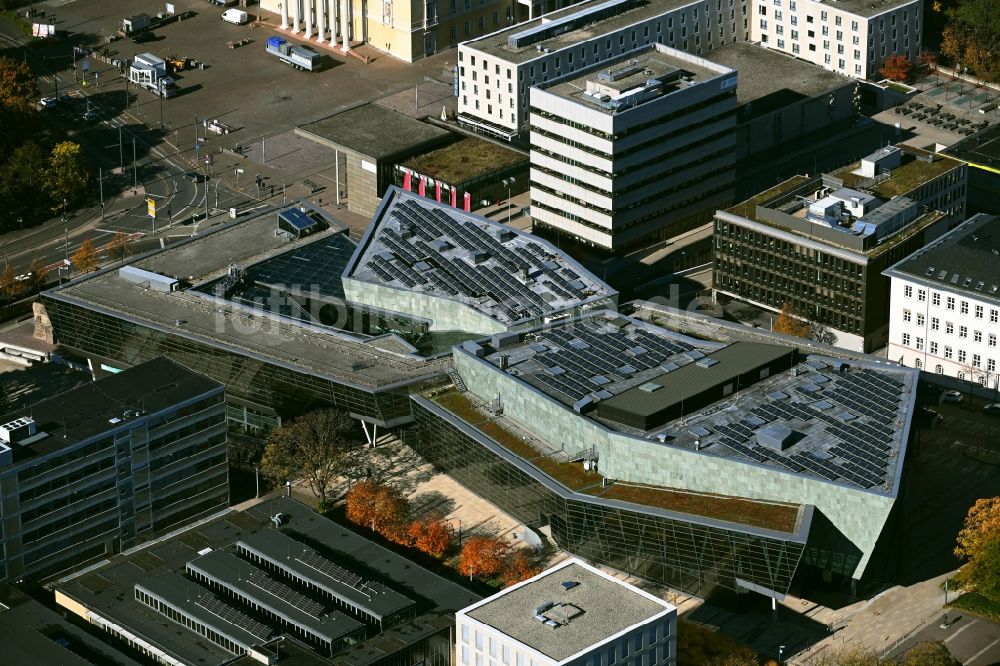 Luftaufnahme Darmstadt - Gebäude des Besucherzentrums darmstadtium - Wissenschafts- und Kongresszentrum in Darmstadt im Bundesland Hessen, Deutschland