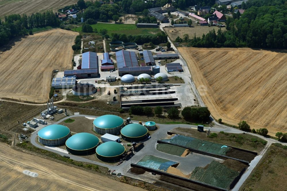 Luftbild Naundorf - Gebäude, Biogasanlage und Parkanlagen des Gutshauses und Herrenhauses in Naundorf im Bundesland Sachsen, Deutschland