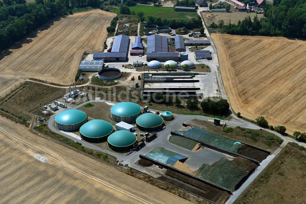 Luftaufnahme Naundorf - Gebäude, Biogasanlage und Parkanlagen des Gutshauses und Herrenhauses in Naundorf im Bundesland Sachsen, Deutschland