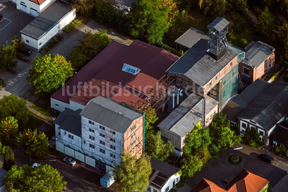 Luftaufnahme Leipzig - Gebäude der ehemalige Schacht- Anlagen am Förderturm Schacht Dölitz in Leipzig im Bundesland Sachsen, Deutschland