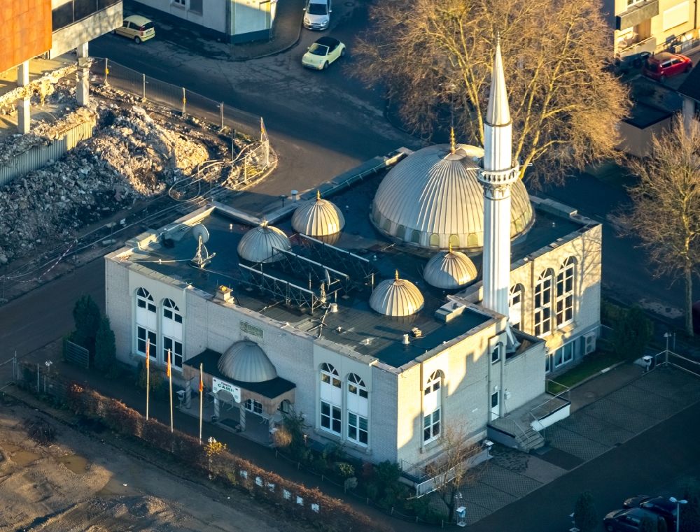 Luftbild Gladbeck - Gebäude des ehemaligen Möbelparadies und Moschee an der Wielandstraße in Gladbeck im Bundesland Nordrhein-Westfalen