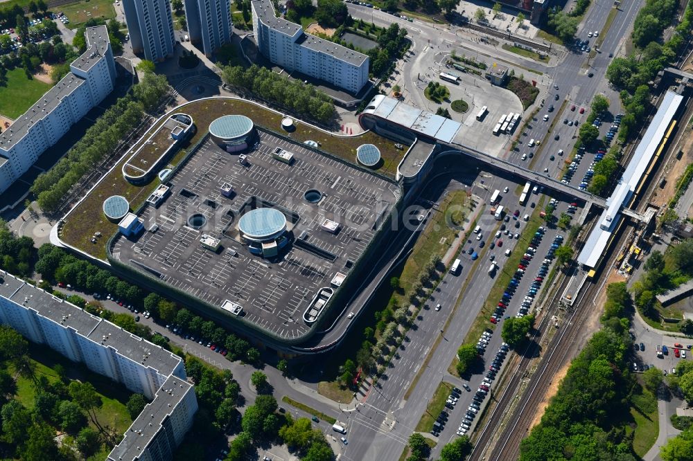Luftbild Berlin - Gebäude des Einkaufszentrum Eastgate Berlin an der Marzahner Promenade im Ortsteil Marzahn in Berlin, Deutschland