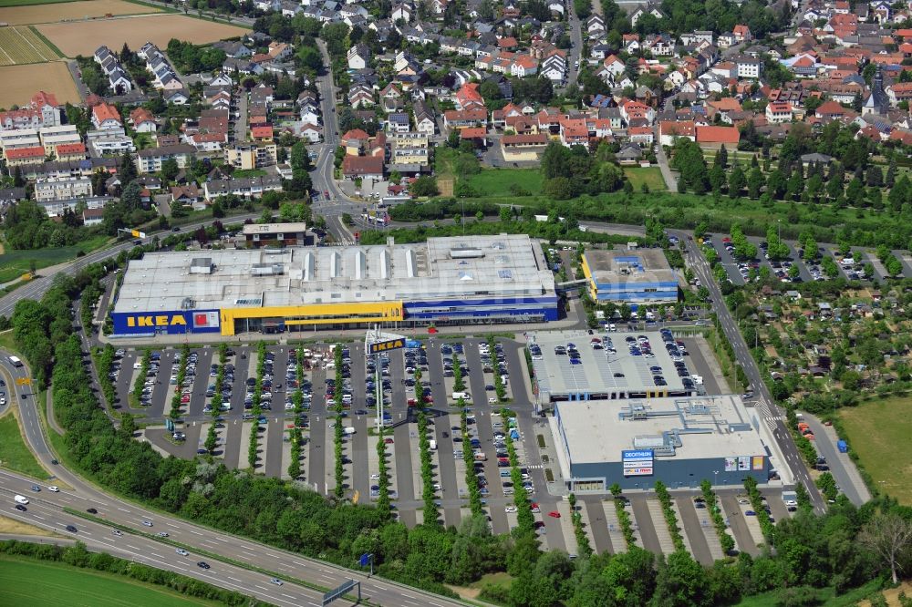 Hofheim am Taunus aus der Vogelperspektive: Gebäude des Einkaufszentrum IKEA Einrichtungshaus Wallau in Hofheim am Taunus im Bundesland Hessen