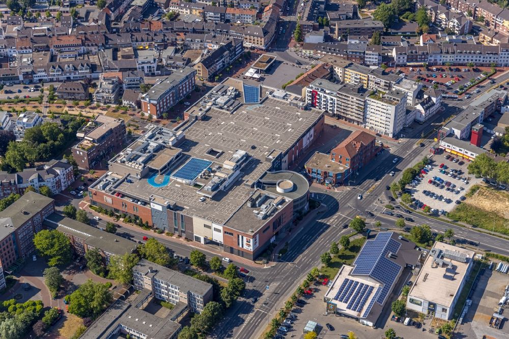 Luftbild Dinslaken - Gebäude des Einkaufszentrum Neutor Galerie an der Saarstraße in Dinslaken im Bundesland Nordrhein-Westfalen