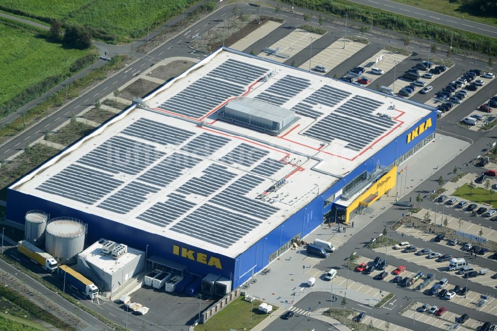 Luftaufnahme Bremerhaven - Gebäude des Einrichtungshaus - Möbelmarkt der IKEA in Bremerhaven im Bundesland Bremen