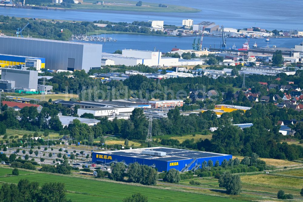 Luftaufnahme Bremerhaven - Gebäude des Einrichtungshaus - Möbelmarkt IKEA in Bremerhaven im Bundesland Bremen, Deutschland