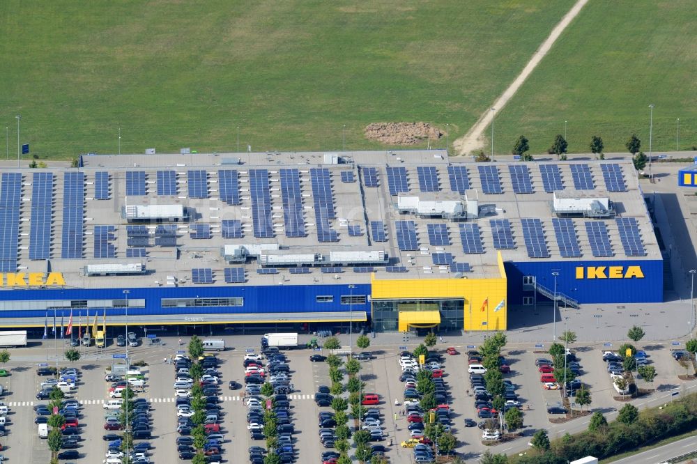 Gersthofen aus der Vogelperspektive: Gebäude des Einrichtungshaus - Möbelmarkt der IKEA Einrichtungshaus Augsburg in Gersthofen im Bundesland Bayern