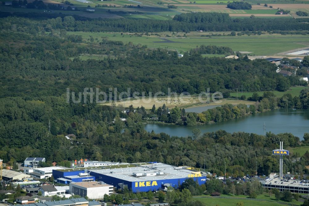 Luftbild Hanau - Gebäude des Einrichtungshaus - Möbelmarkt der IKEA in Hanau im Bundesland Hessen