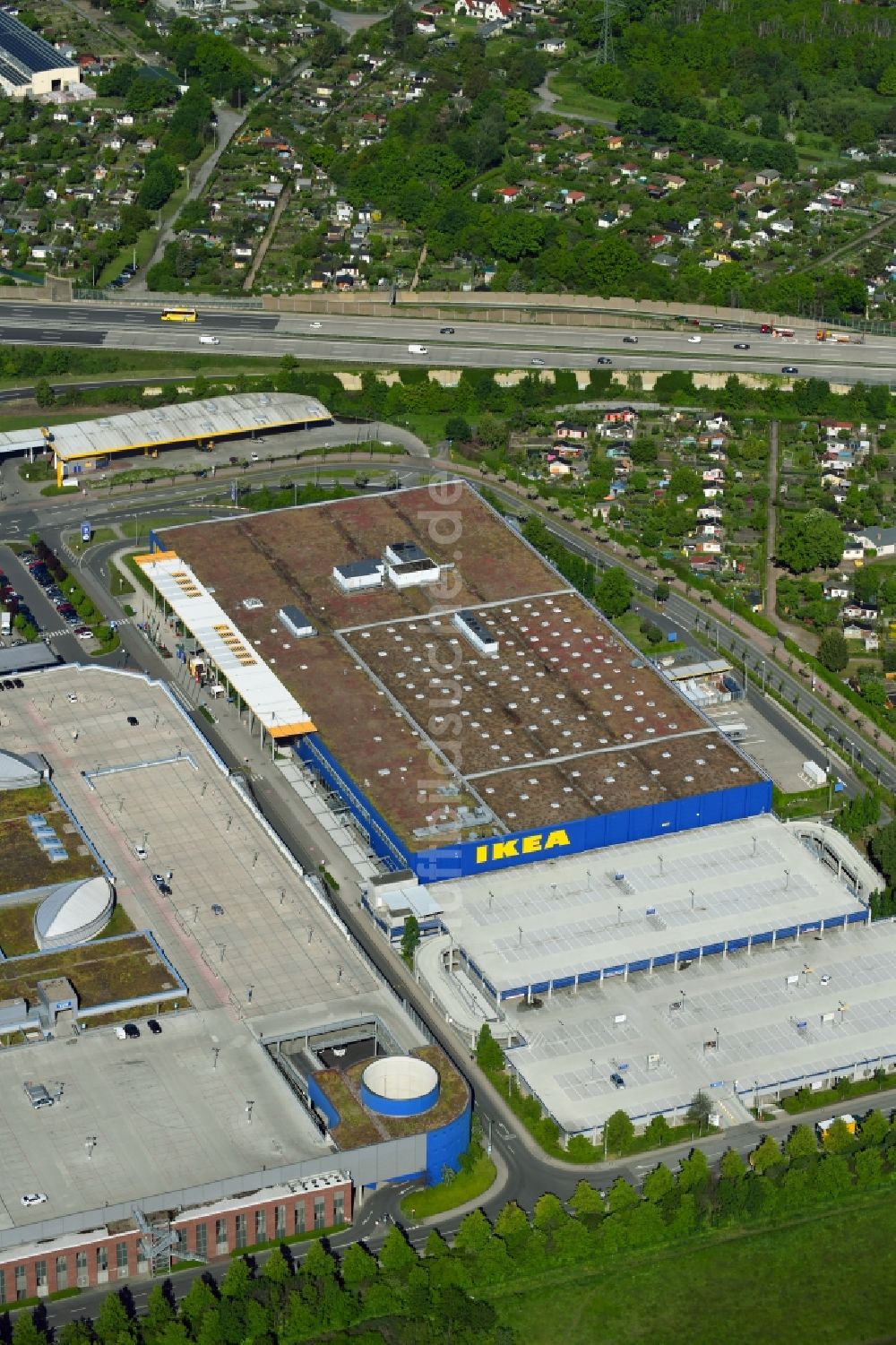 Luftaufnahme Dresden - Gebäude des Einrichtungshaus - Möbelmarkt IKEA an der Peschelstraße im Ortsteil Kaditz in Dresden im Bundesland Sachsen, Deutschland