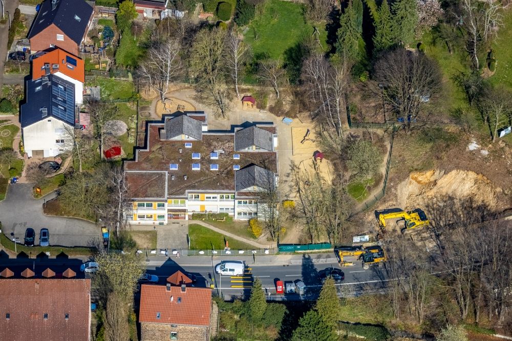 Luftaufnahme Witten - Gebäude des Evangelischer Kindergarten Am Anger in Witten im Bundesland Nordrhein-Westfalen, Deutschland