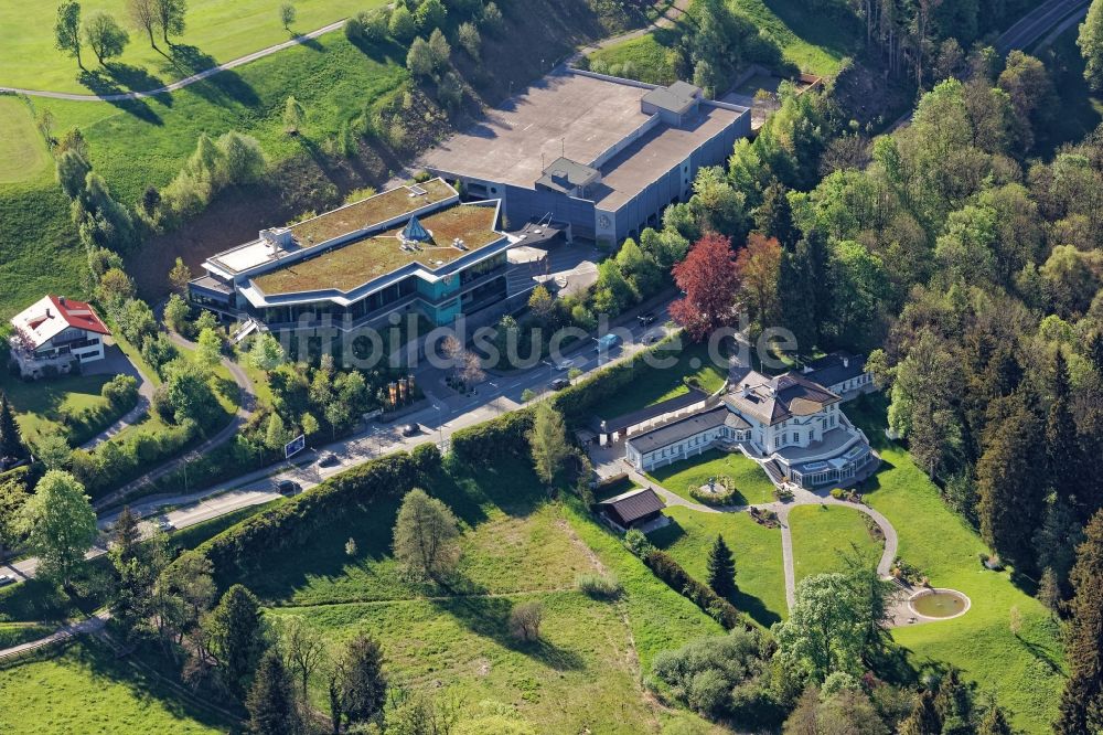 Bad Wiessee aus der Vogelperspektive: Gebäude und Gelände der Spielbank Casino Bad Wiessee am Tegernsee im Bundesland Bayern, Deutschland