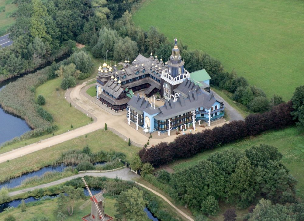Luftbild Gifhorn - Gebäude Glocken-Palast mit dem Kulturinstitut Die Brücke und Internationales Mühlenmuseum Gifhorn in Gifhorn im Bundesland Niedersachsen