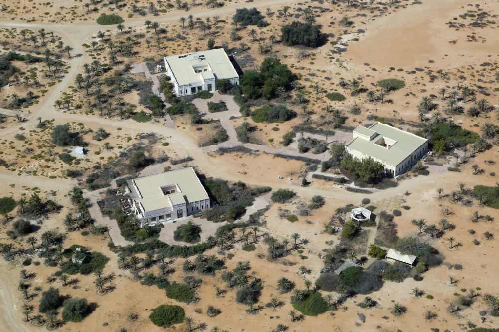 Luftaufnahme Abu Dhabi - Gebäude und Häuser auf der künstlichen Insel Al Lulu Island im Persischen Golf vor Abu Dhabi in Vereinigte Arabische Emirate