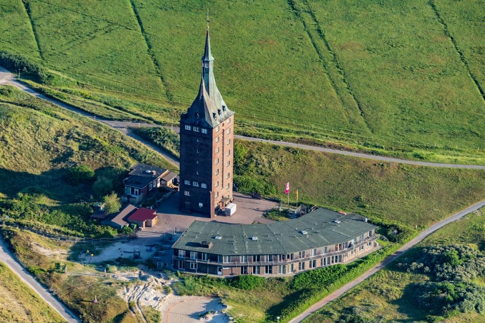 Wangerooge aus der Vogelperspektive: Gebäude der Jugendherberge am Westturm in Wangerooge im Bundesland Niedersachsen, Deutschland