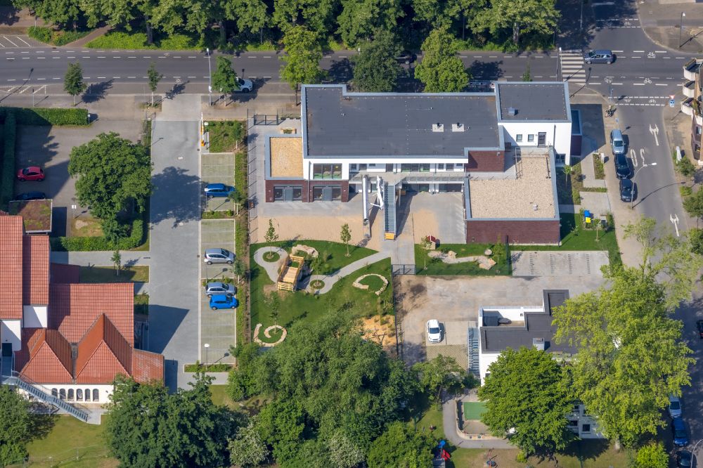 Luftaufnahme Gladbeck - Gebäude der KITA Kindertagesstätte - Kindergarten in Gladbeck im Bundesland Nordrhein-Westfalen, Deutschland