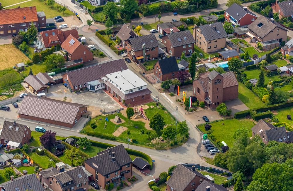 Luftaufnahme Horst - Gebäude der KITA Kindertagesstätte - Kindergarten Kita St. Marien Horst in Horst im Bundesland Nordrhein-Westfalen, Deutschland