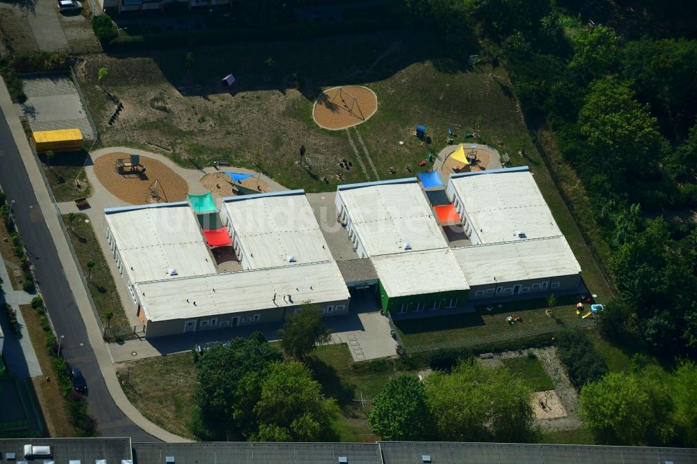 Luftaufnahme Magdeburg - Gebäude der KITA Kindertagesstätte - Kindergarten im Ortsteil Sudenburg in Magdeburg im Bundesland Sachsen-Anhalt, Deutschland