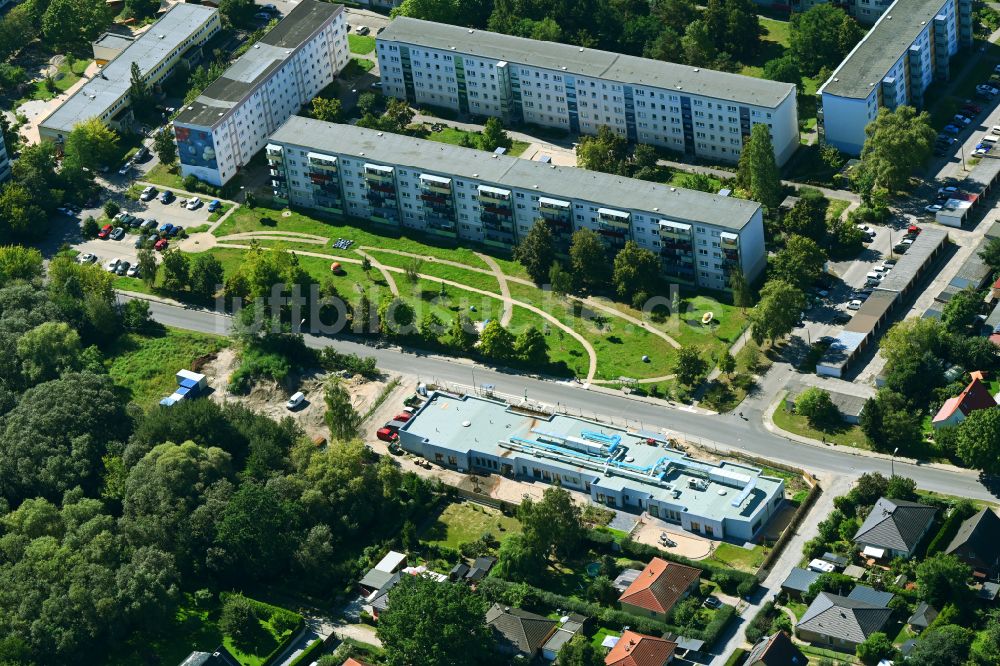 Luftbild Bernau - Gebäude der KITA Kindertagesstätte - Kindergarten Raumschiff in Bernau im Bundesland Brandenburg, Deutschland