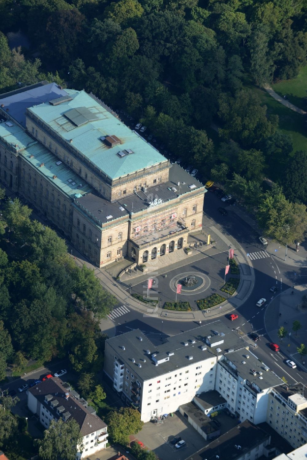 Luftaufnahme Braunschweig - Gebäude des Konzerthauses und Theater- Schauspielhauses in Braunschweig im Bundesland Niedersachsen