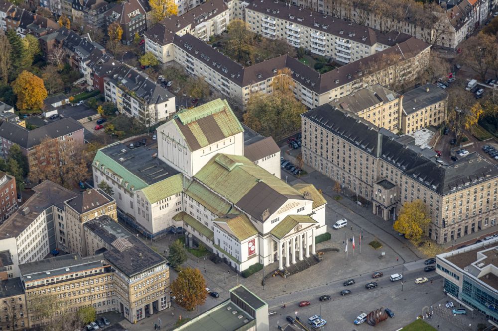 Duisburg von oben - Gebäude des Konzerthauses und Theater- Schauspielhauses in Duisburg im Bundesland Nordrhein-Westfalen, Deutschland