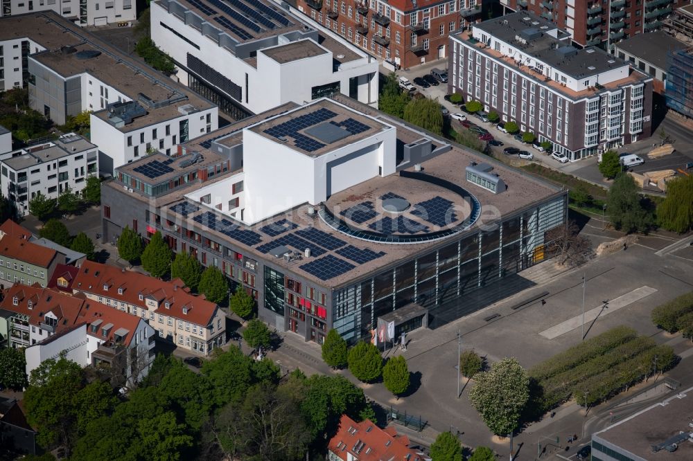 Erfurt aus der Vogelperspektive: Gebäude des Konzerthauses und Theater- Schauspielhauses in Erfurt im Bundesland Thüringen, Deutschland