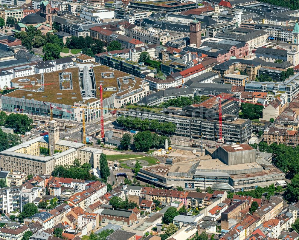Karlsruhe von oben - Gebäude des Konzerthauses und Theater- Schauspielhauses in Karlsruhe im Bundesland Baden-Württemberg, Deutschland