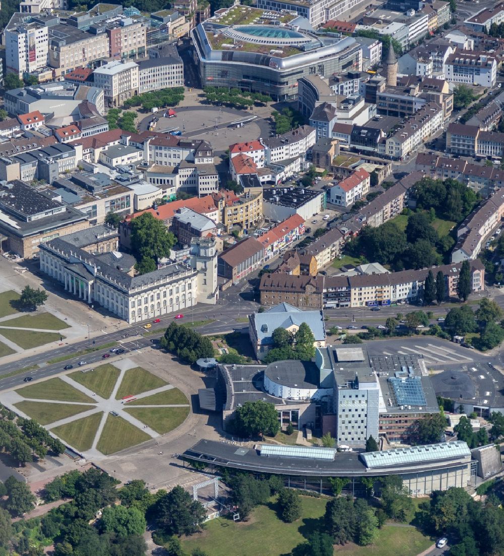 Kassel von oben - Gebäude des Konzerthauses und Theater- Schauspielhauses in Kassel im Bundesland Hessen, Deutschland