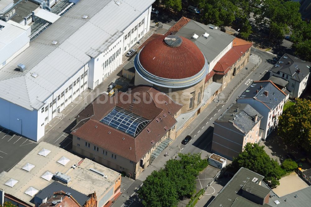 Offenbach am Main von oben - Gebäude des Konzerthauses und Theater- Schauspielhauses in Offenbach am Main im Bundesland Hessen, Deutschland