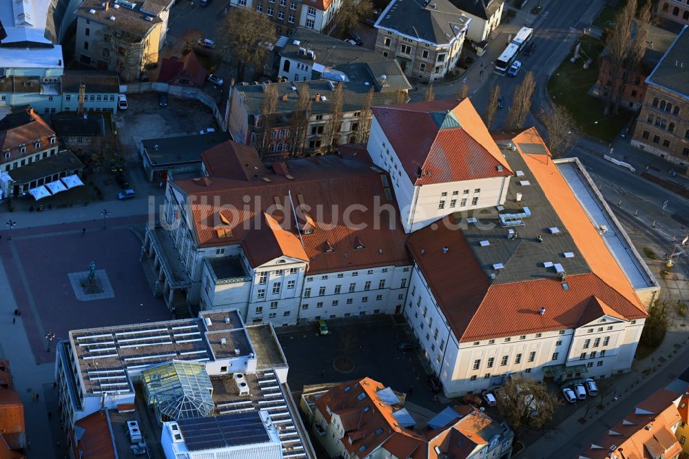 Weimar von oben - Gebäude des Konzerthauses und Theater- Schauspielhauses in Weimar im Bundesland Thüringen, Deutschland