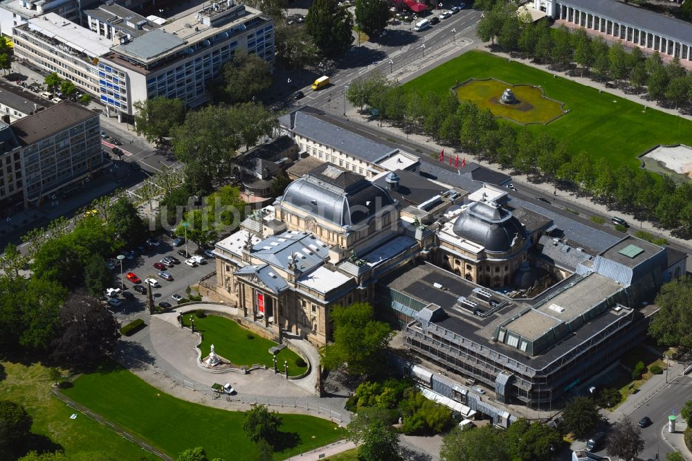 Luftaufnahme Wiesbaden - Gebäude des Konzerthauses und Theater- Schauspielhauses in Wiesbaden im Bundesland Hessen, Deutschland