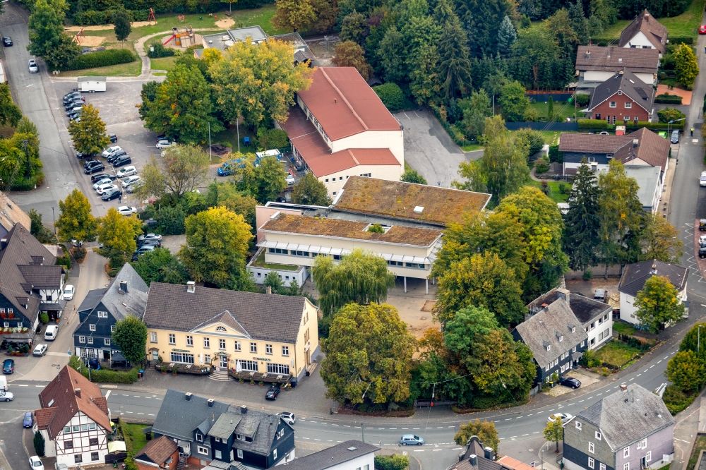 Luftaufnahme Krombach - Gebäude der Lokalität Dart Lounge Siegerland in Kreuztal im Bundesland Nordrhein-Westfalen, Deutschland