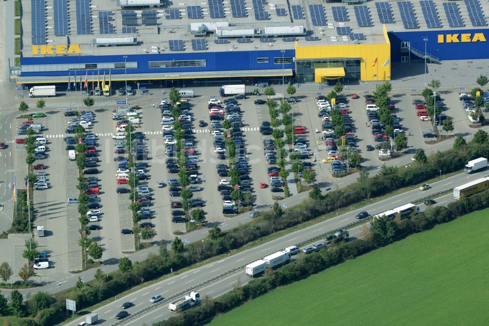 Gersthofen von oben - Gebäude des Möbelmarkt der IKEA Einrichtungshaus Augsburg in Gersthofen im Bundesland Bayern