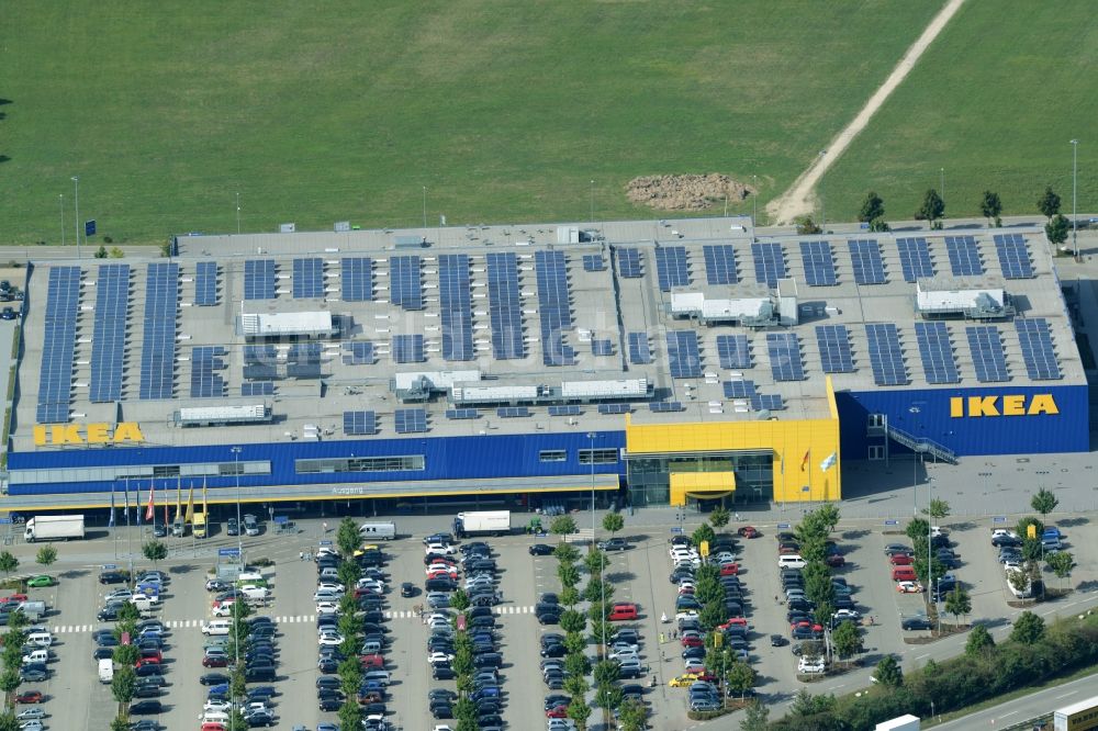 Gersthofen aus der Vogelperspektive: Gebäude des Möbelmarkt der IKEA Einrichtungshaus Augsburg in Gersthofen im Bundesland Bayern