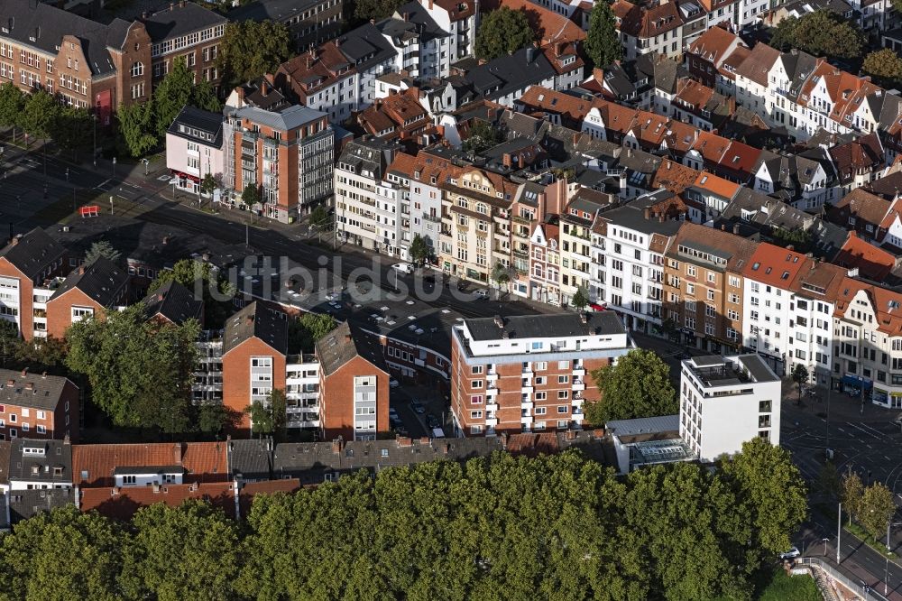 Bremen von oben - Gebäude eines Mehrfamilien- Wohnhauses in Bremen, Deutschland