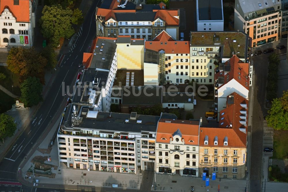 Magdeburg von oben - Gebäude eines Mehrfamilien- Wohnhauses in Magdeburg im Bundesland Sachsen-Anhalt, Deutschland