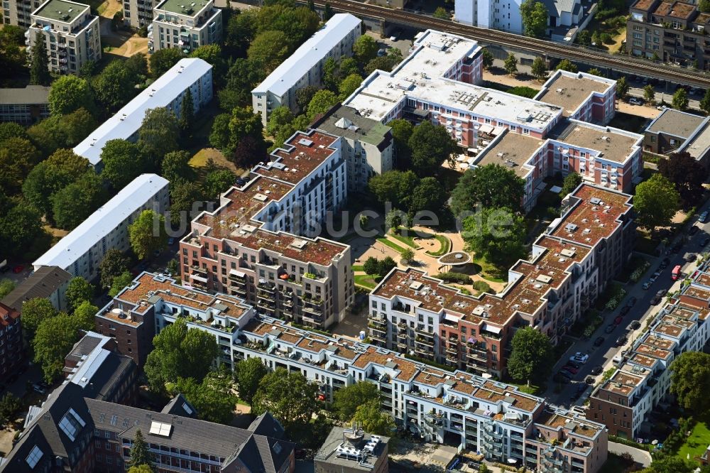 Hamburg aus der Vogelperspektive: Gebäude eines Mehrfamilien- Wohnhauses im Ortsteil Uhlenhorst in Hamburg, Deutschland