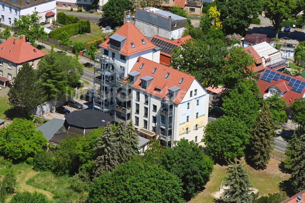 Luftbild Werneuchen - Gebäude eines Mehrfamilien- Wohnhauses in Werneuchen im Bundesland Brandenburg, Deutschland